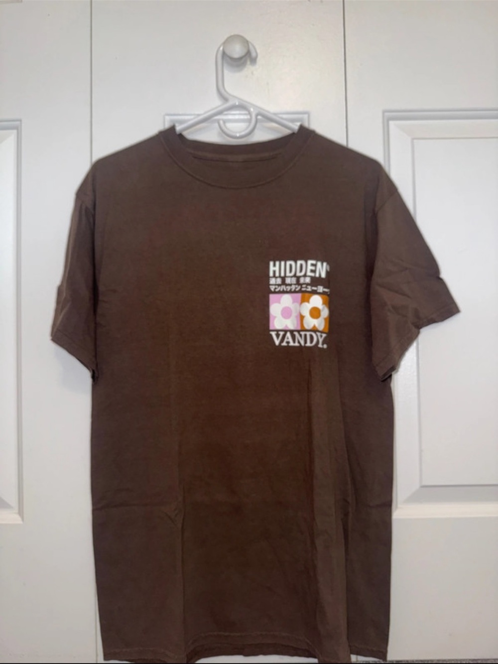 Hidden Logo Short Sleeve T-Shirt in Brown